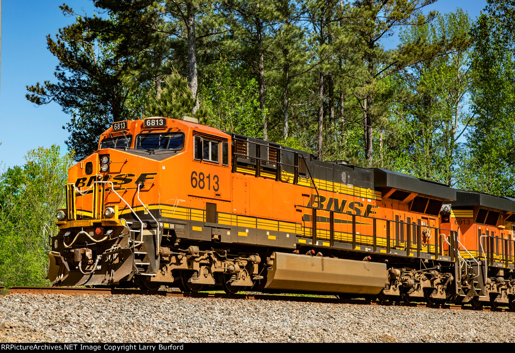 BNSF 6813 